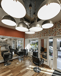 Photo n°3 de Esma Maison de coiffure à Caen (Salon de coiffure)