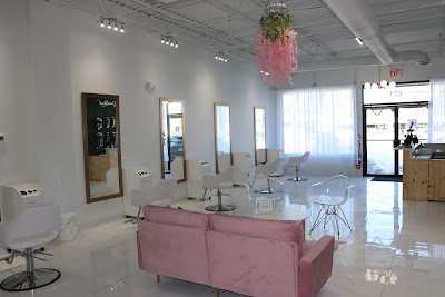 Grand Lavish Beauty Bar