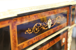 Photo n°13 de Atelier Seigneur, Restauration de meubles anciens et haut de gamme à Montpeyroux (Atelier d'art)