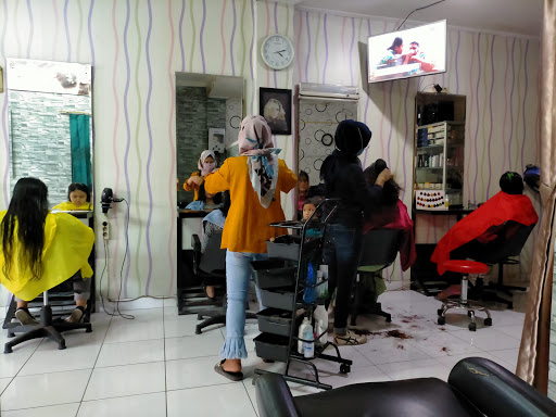 Queen salon permata