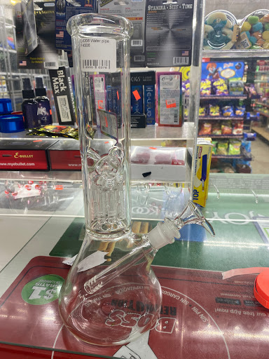William food Mart & Smoke Shop Gallery - United States