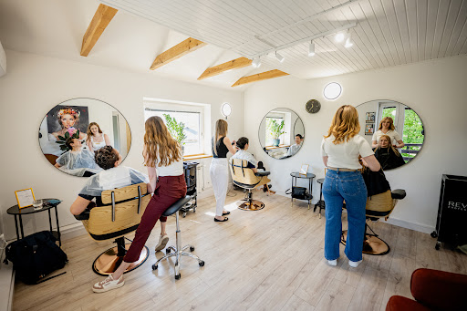 T&T Atelier Włosów