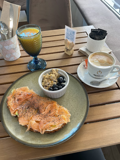 Bubba Café Brunch - Thumbnail