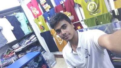 Photos of New School Market