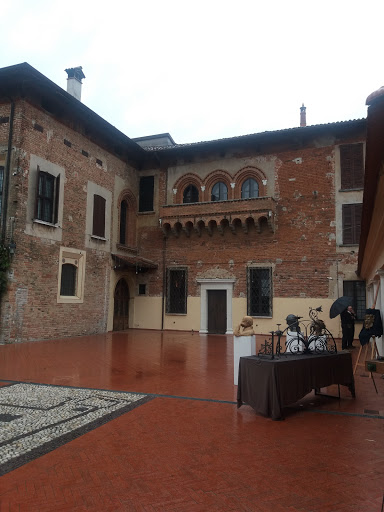 Dello-Centro - Visual