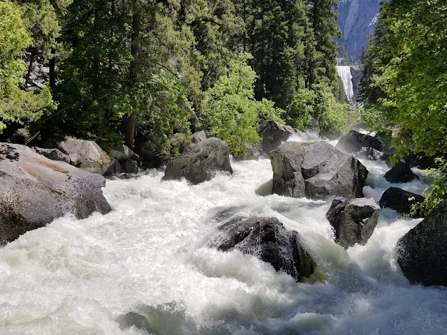 Mist Trail Trailhead