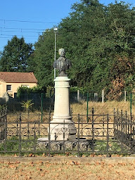 Photo n°9 de Mairie de Virelade à Virelade (Hôtel de ville)
