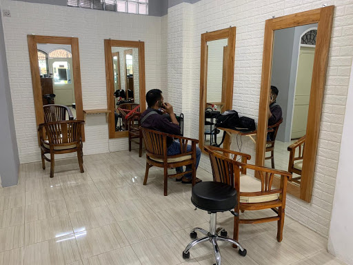 Laris Love Salon & Studio