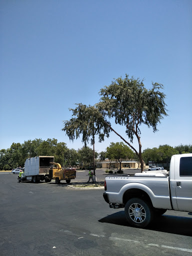 DINUBA LIQUOR