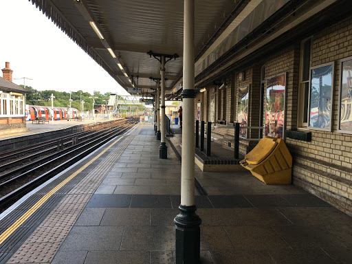 High Barnet - Visual