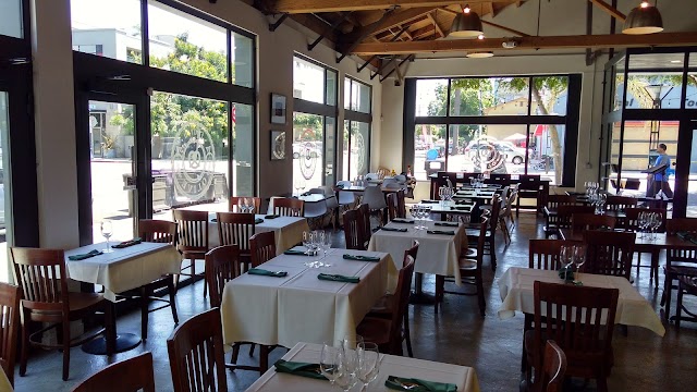 4th & Olive Restaurant