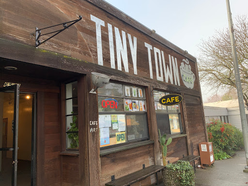 Tiny Town Cafe - Visual