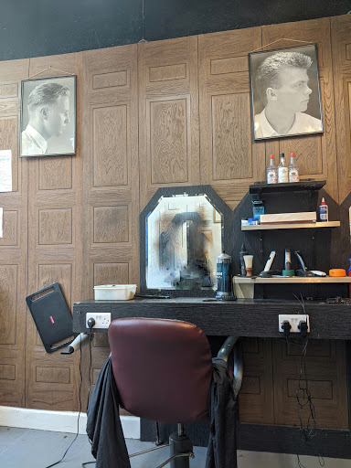 Short 'n' Curly Barber Shop - Thumbnail