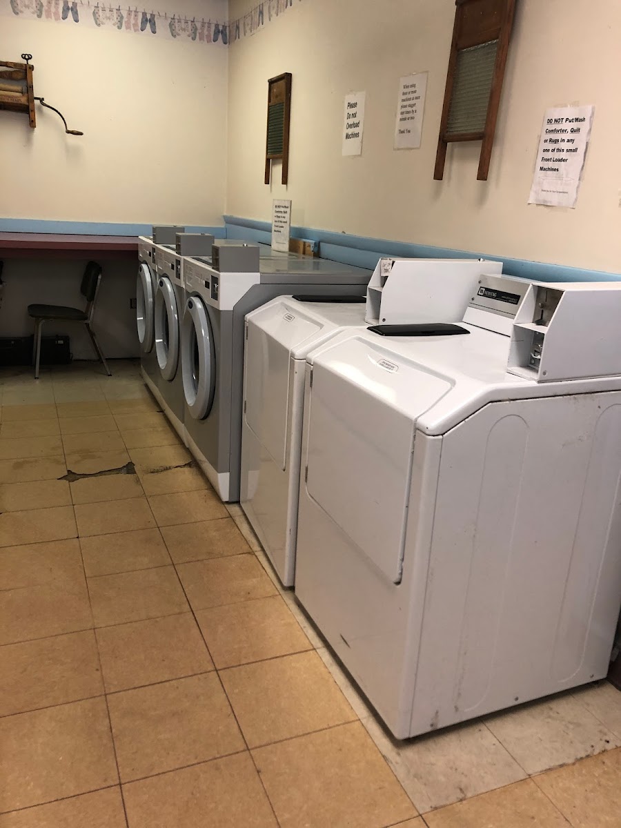 Clothes Basket Coin Op facility with washing machines in Worcester