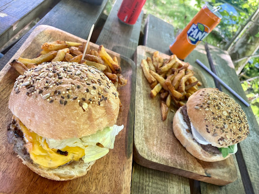 Photo 2 - Le Burger Royal