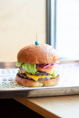 EveryWhen Burger Bar by null