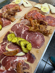 Photo n°32 de Aux saveurs du sud Fabrique a Tielles-Boutique à Marseillan (Snack)