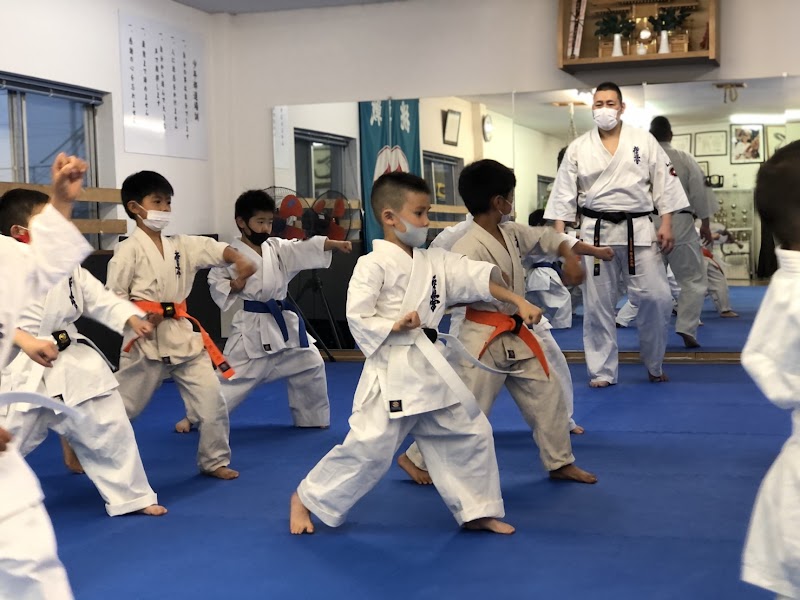 ワールド極真会館（山ノ神・上通・阿蘇・益城・田迎・宇土・尾ノ上・城山・川尻・八代・光の森・古町・北部）