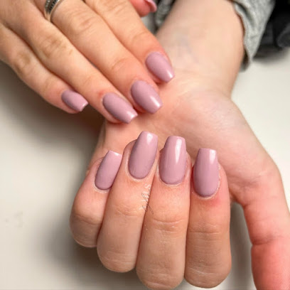 Nails Eyline