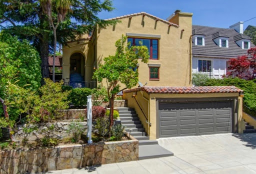 Olivia Szelag - Realtor