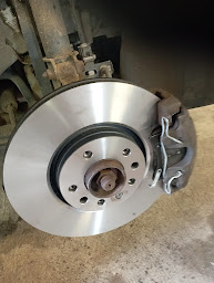 Photo n°9 de Garage Ampneus à Ferrières (Atelier de réparation de pneus)