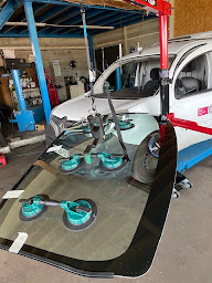 Photo n°3 de Glass Auto Service à Fillière (Service de réparation de vitres automobiles)