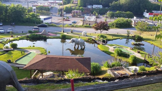 Photo Tropical Gardens Mini Golf By owner