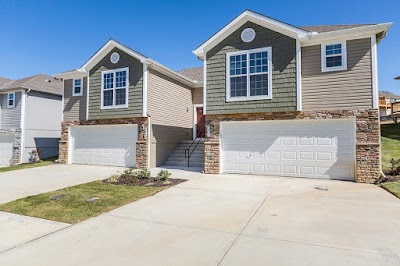 Parkway Oaks Townhomes and Duplexes