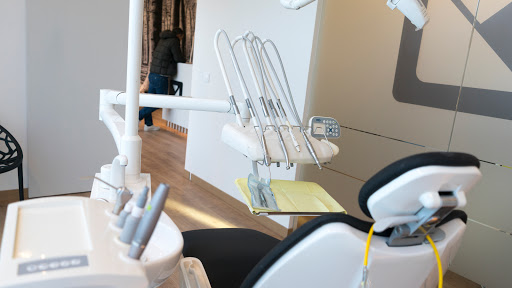 CLÍNICA DENTAL MAJADAHONDA ZENTAL CLINIC
