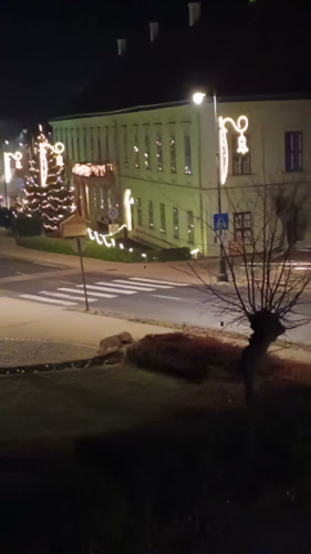 Mór, Szent István tér 6, 8060