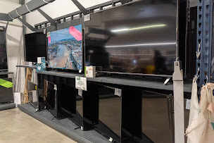 Photo n°20 de D'STOCK 47 - Magasin de destockage : électroménager, literie, mobilier, informatique, alimentaire à Sainte-Bazeille (47) à Sainte-Bazeille (Magasin d'informatique)