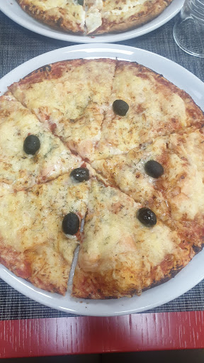 Photo 2 - Titi Pizz