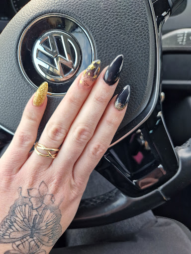 Unique Rock's NaiLashes & Beauty - Thumbnail