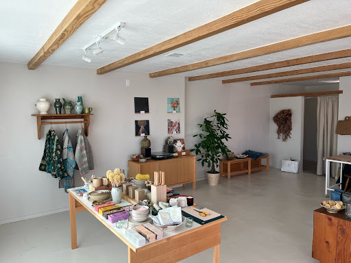 Lessen Space - Visual