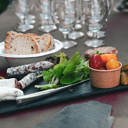 Photo n°1 de Mess des Officiers du Château de Turenne à Turenne (Restaurant)