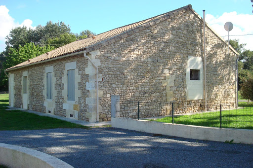 Photo de Domaine de la Fosse - Gites avec jardin, piscine. Proche pistes cyclables, Soulac-sur-Mer, Montalivet, Hourtin, Gironde à Saint-Vivien-de-Médoc (33590)