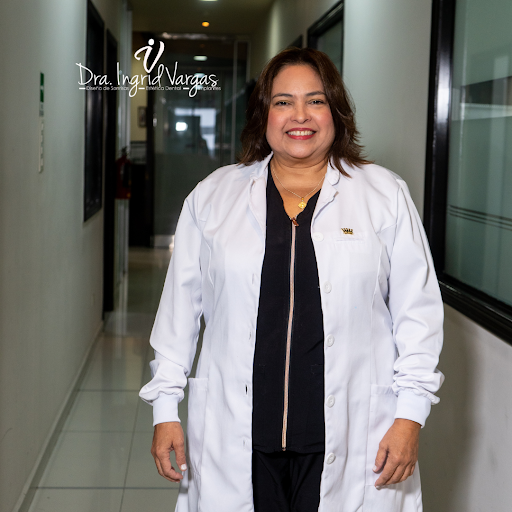 Dra. Ingrid Vargas Odontologa Diseño de Sonrisa e Implantes Dentales Panama