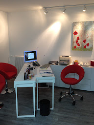 Photo n°3 de Docteur Lili Kassaï-Hedjazi à Suresnes (Dentiste)