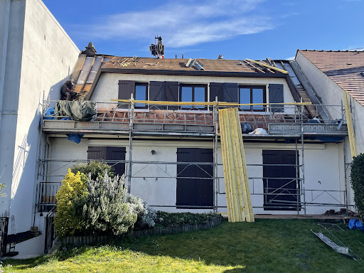Les Toits du Val-de-Marne, basés à Saint-Maur-des-Fossés, vous accompagnent pour tous vos travaux de