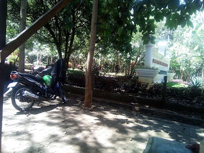 photo of Parkiran fakultas Ilmu Budaya & Sastra