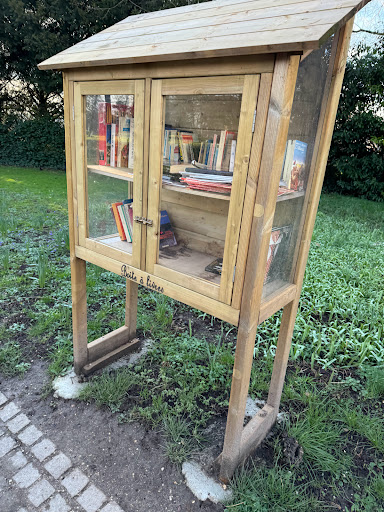 Boite a livres du parc de l hay les roses - Thumbnail
