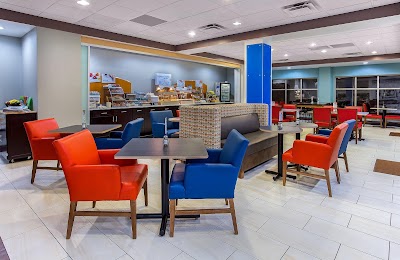 Holiday Inn Express & Suites Morristown