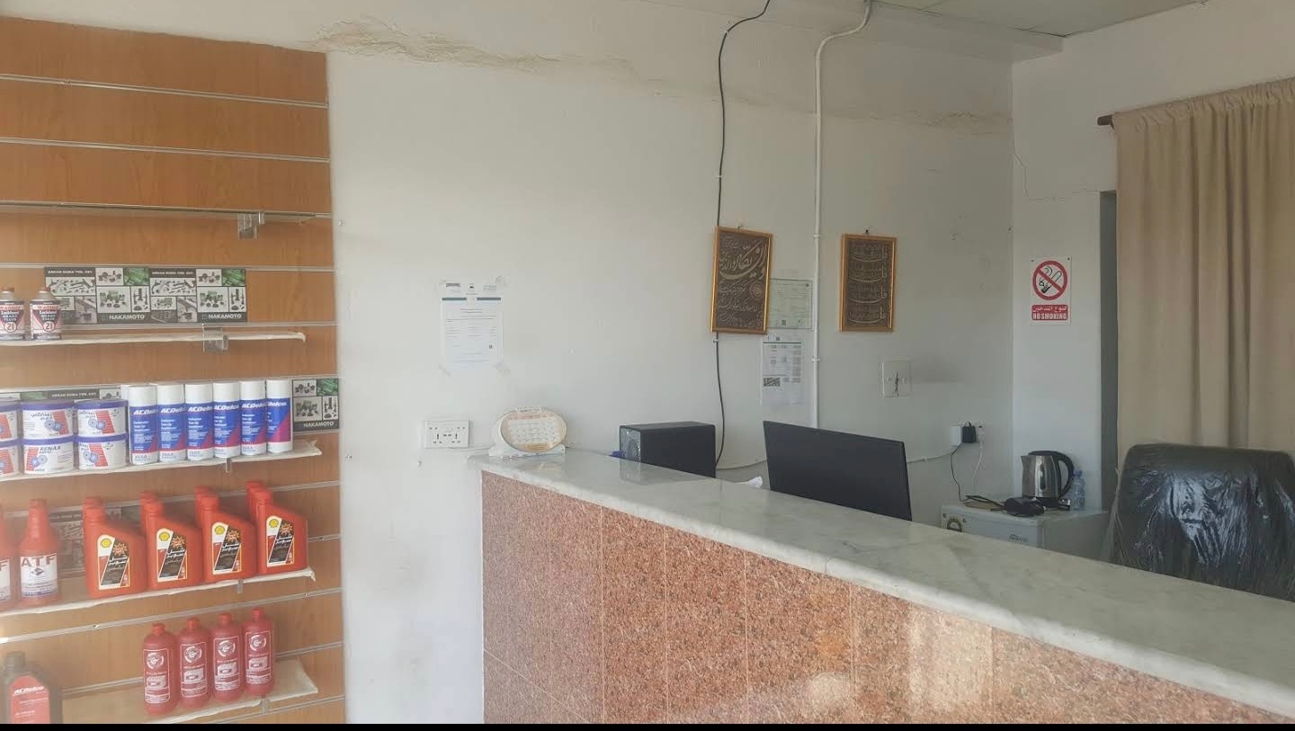 النمر الفضي لبيع قطع غيار السيارات - صورة 2