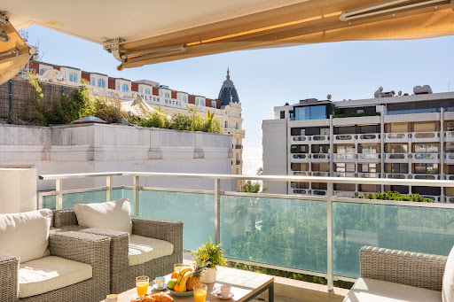 Azurenting | conciergerie sur Golfe-Juan - Thumbnail