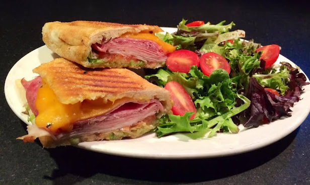 Olivella’s Pizza and Wine by null