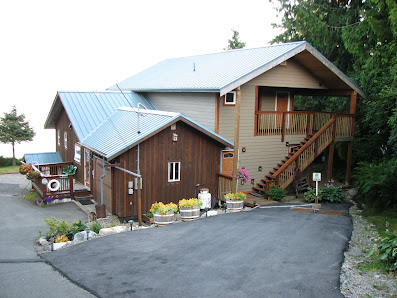 Storm Bay Bed & Breakfast 680 Campbell St, Tofino, BC V0R 2Z0, Canada