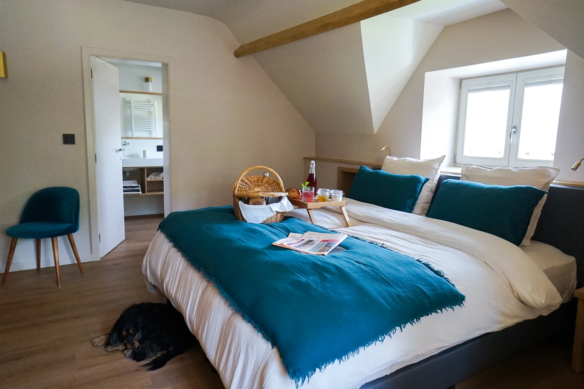 Restaurant de l'Auberge du Château de Leignon par Isabelle Arpin , chambres d’hôtes et gîtes