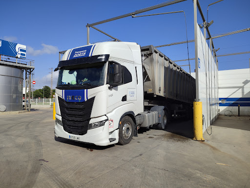 Rentat de camions_Truck Wash - Thumbnail