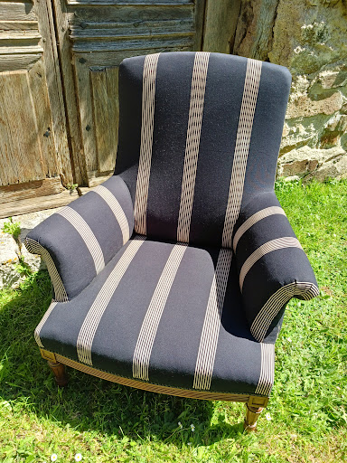 Les Chaises de Tata - Thumbnail