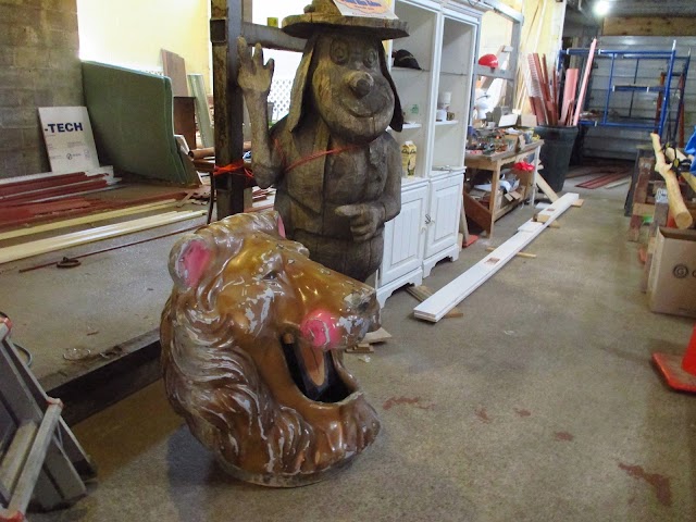 Benson's Wild Animal Farm Museum & Gift Shop